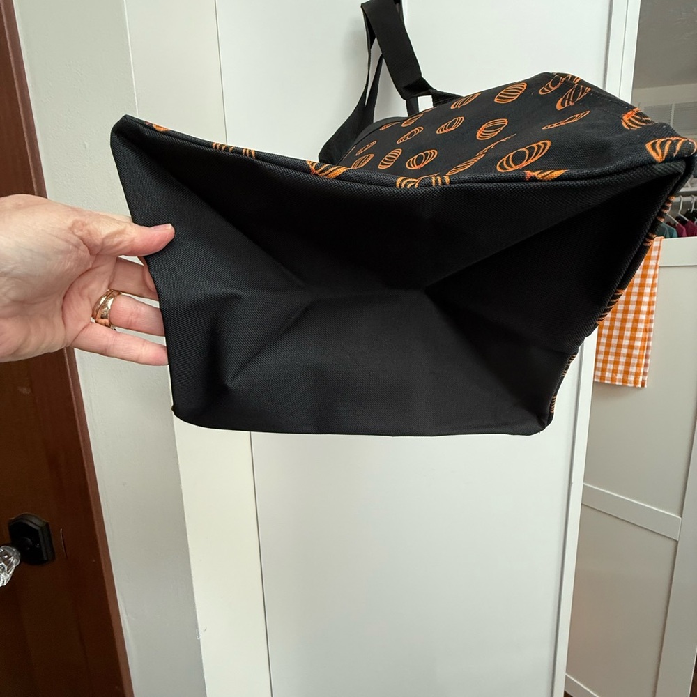 Thirty-One Black Essential Storage Tote w/ Sketched Pumpkins Orange Pattern - Picture 4 of 7